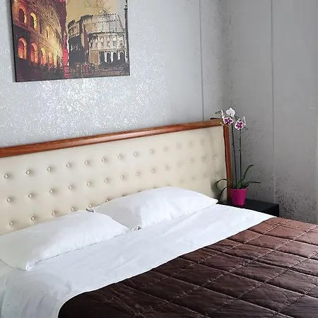 Roma Room Hotel فندق 3*