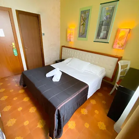 فندق Roma Room Hotel