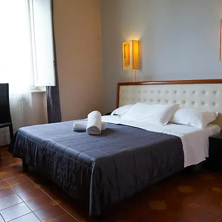 Roma Room Hotel فندق 3*