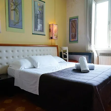 Roma Room Hotel فندق 3*