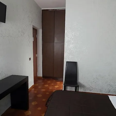 Roma Room Hotel فندق