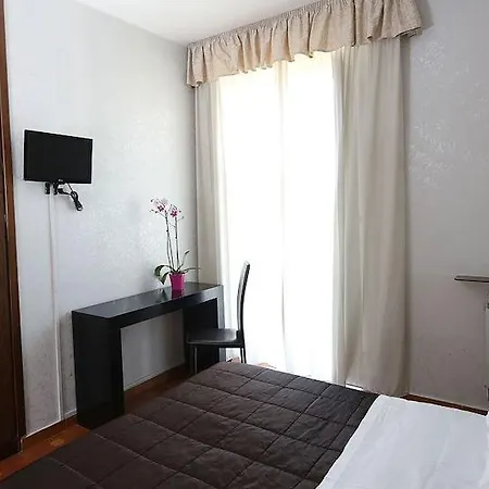 Roma Room Hotel فندق