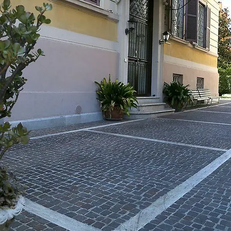 호텔 로마 룸 호텔 3*