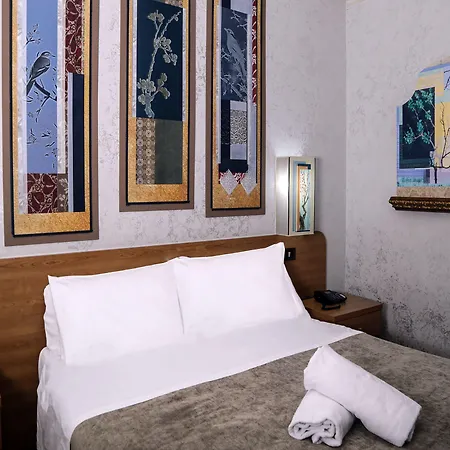 호텔 로마 룸 호텔 3*