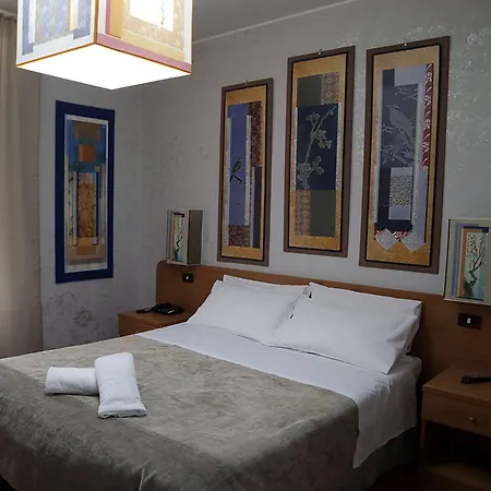 로마 룸 호텔 3*