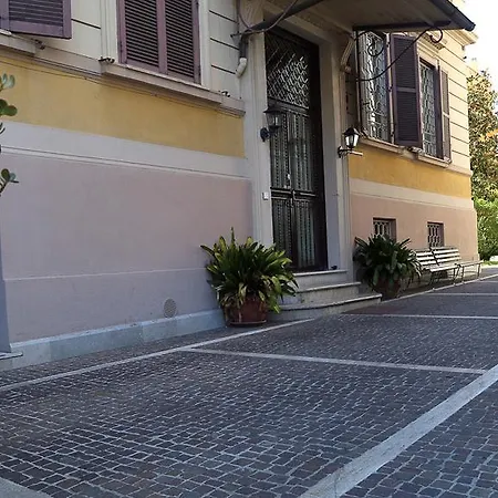 Roma Room Hotel فندق