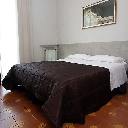 Roma Room Hotel 3*