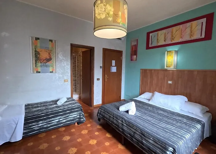 罗马客房酒店 3*