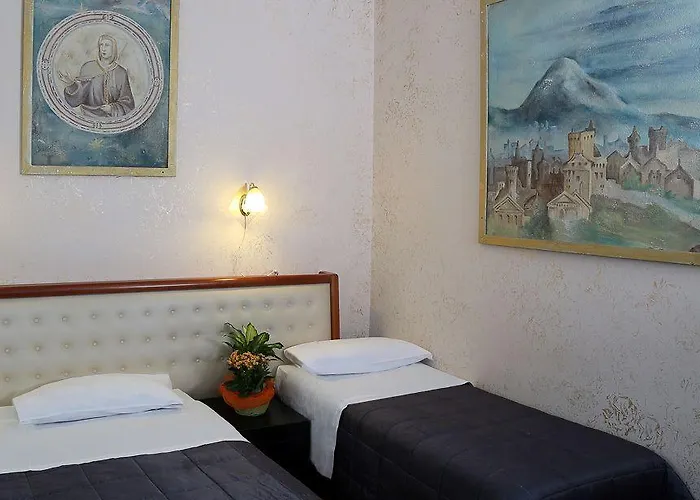 罗马客房酒店 3*