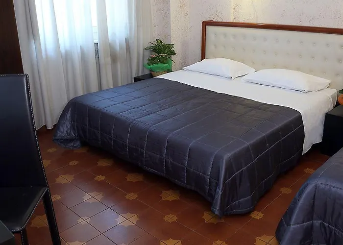 Roma Room Hotel Otel 3*